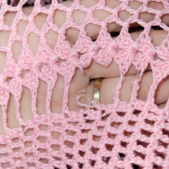 Vintage Large 33.5" Hand Crocheted Pink Doily Table Topper Sunflower Leaves - Picture 6 of 6